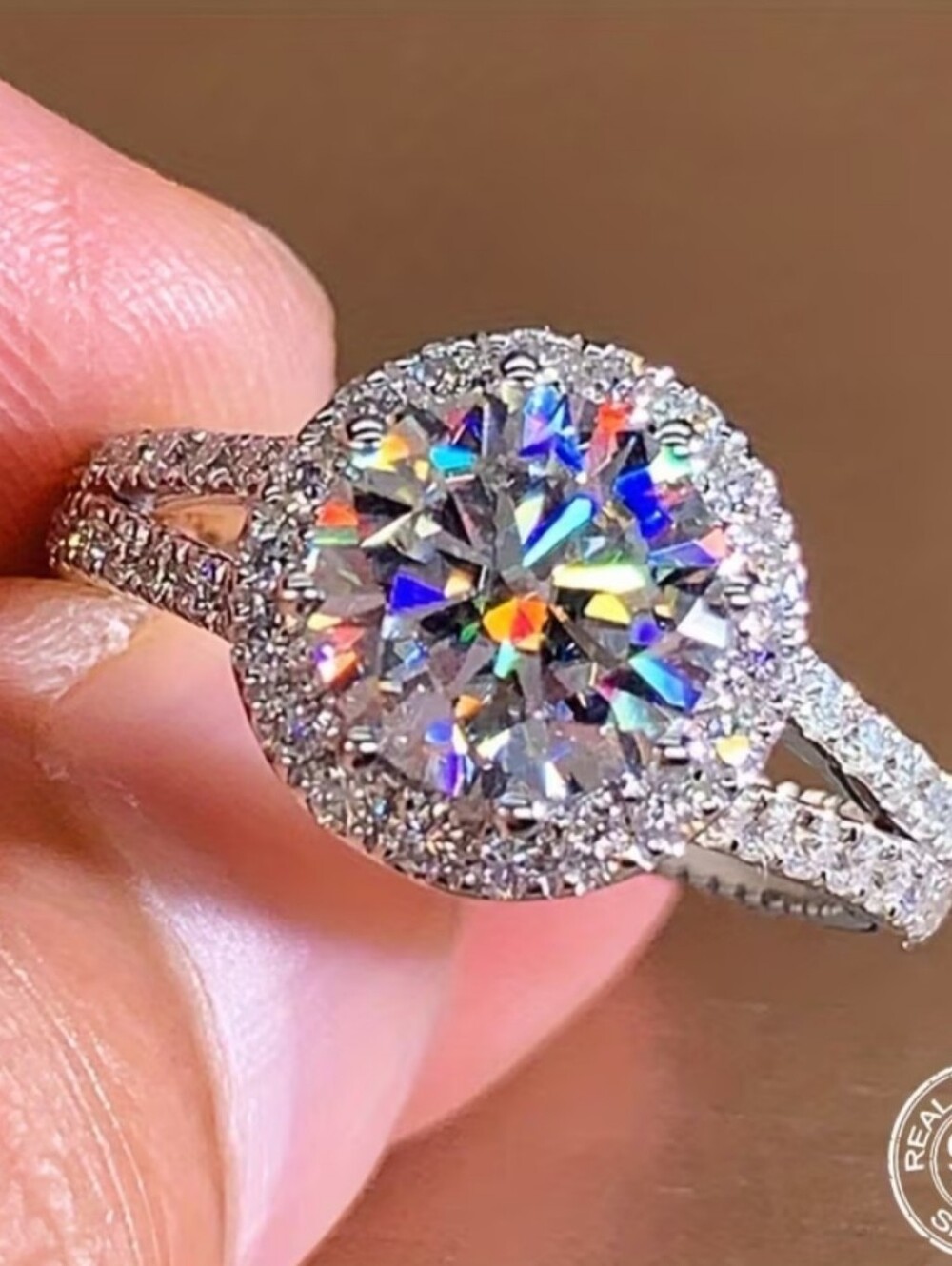Moissanite Classic Silver Halo Round-Cut Clear Stone Engagement Ring. 2 Carats.